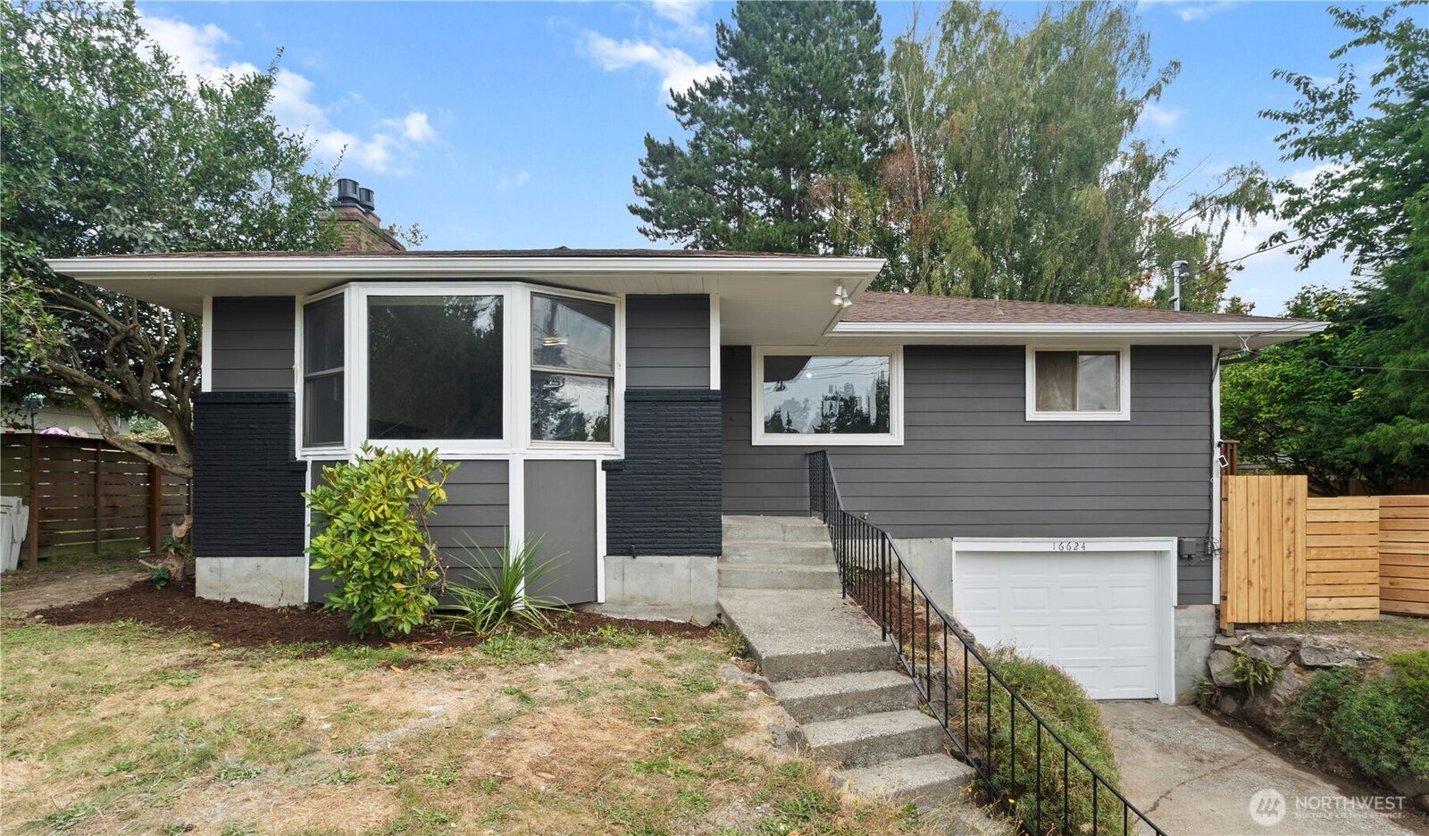 Property Photo: 16624 3rd Avenue S WA 98148