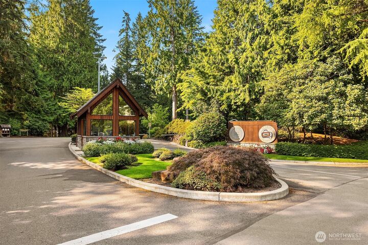 Property Photo: 2410 Sahalee Drive W WA 98074