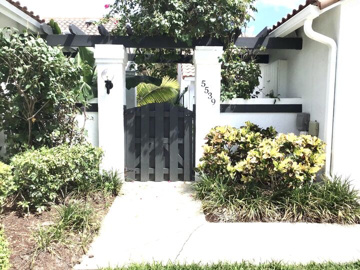 Property Photo: 5539 Eton Court FL 33486