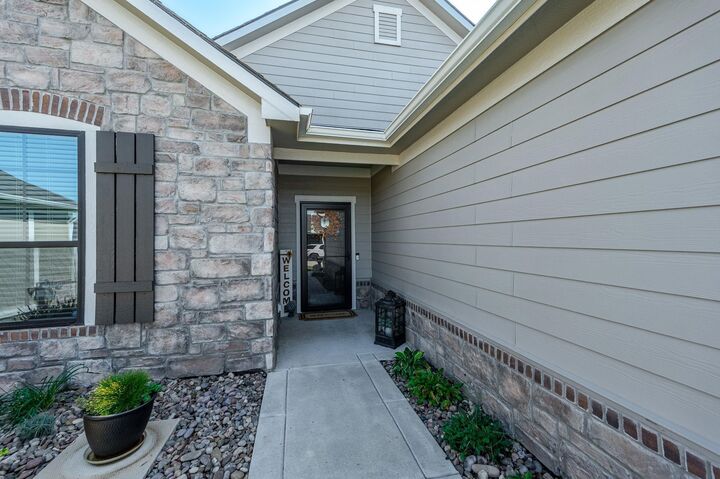 Photo de la propriété:  13501 W Naples Cir  KS 67235 