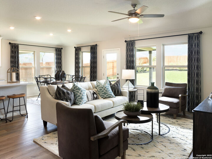 Property Photo: 931 Earp Blvd TX 78260