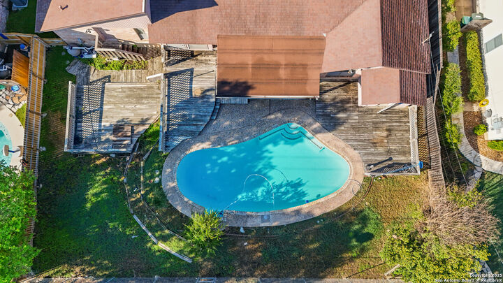 Property Photo: 2927 Low Oak St TX 78232