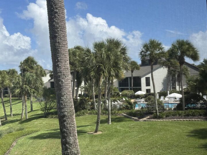 Property Photo:  106 Village Del Lago Cir  FL 32080 