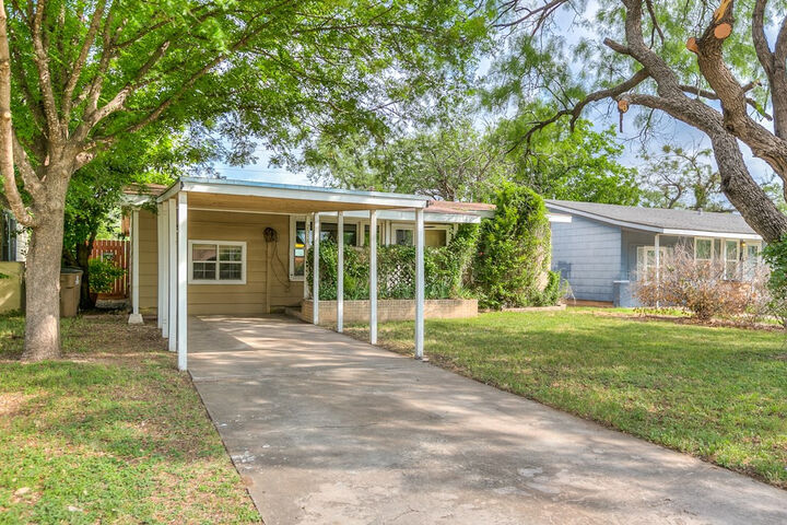 Property Photo: 2518 W Harris Avenue TX 76901
