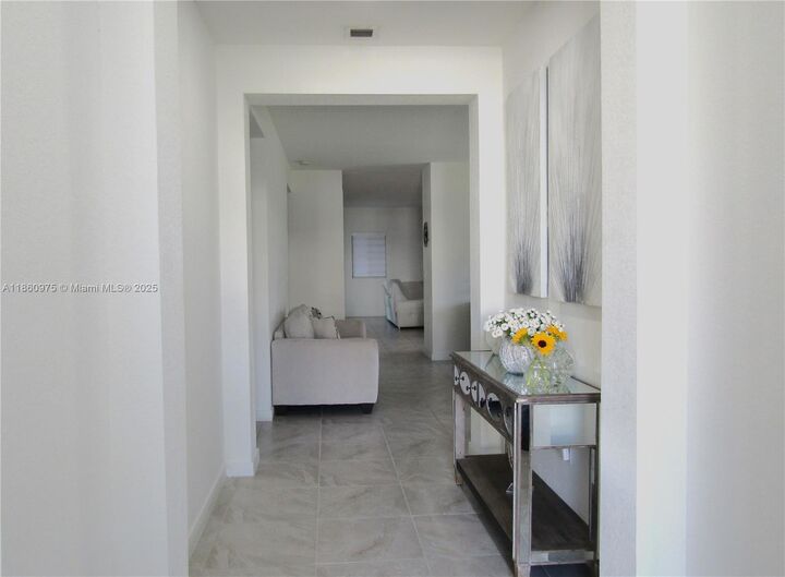 16825 SW 109th Pl  Miami FL 33157 photo