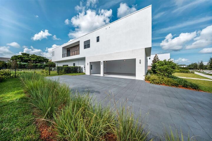 Property Photo:  16740 N Botaniko Dr N  FL 33326 