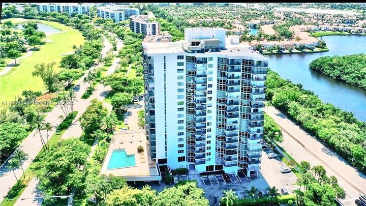 3375 N Country Club Dr 701  Aventura FL 33180 photo