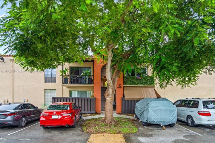 Property Photo: 10834 N Kendall Dr X12 FL 33176