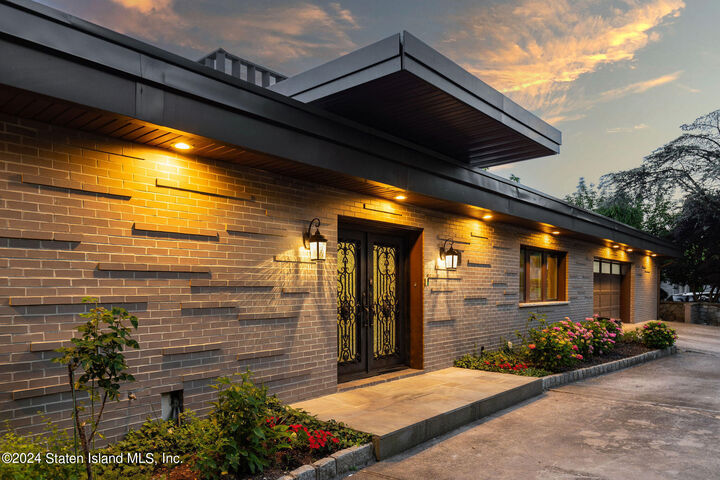 Property Photo: 90 Flagg Place NY 10304