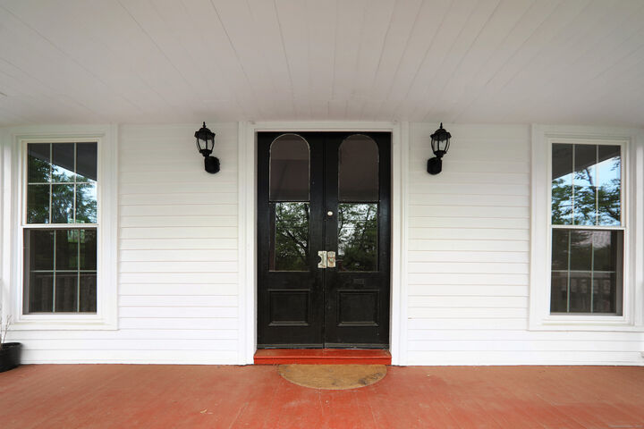 Property Photo: 130 Murlyn Road CT 06518