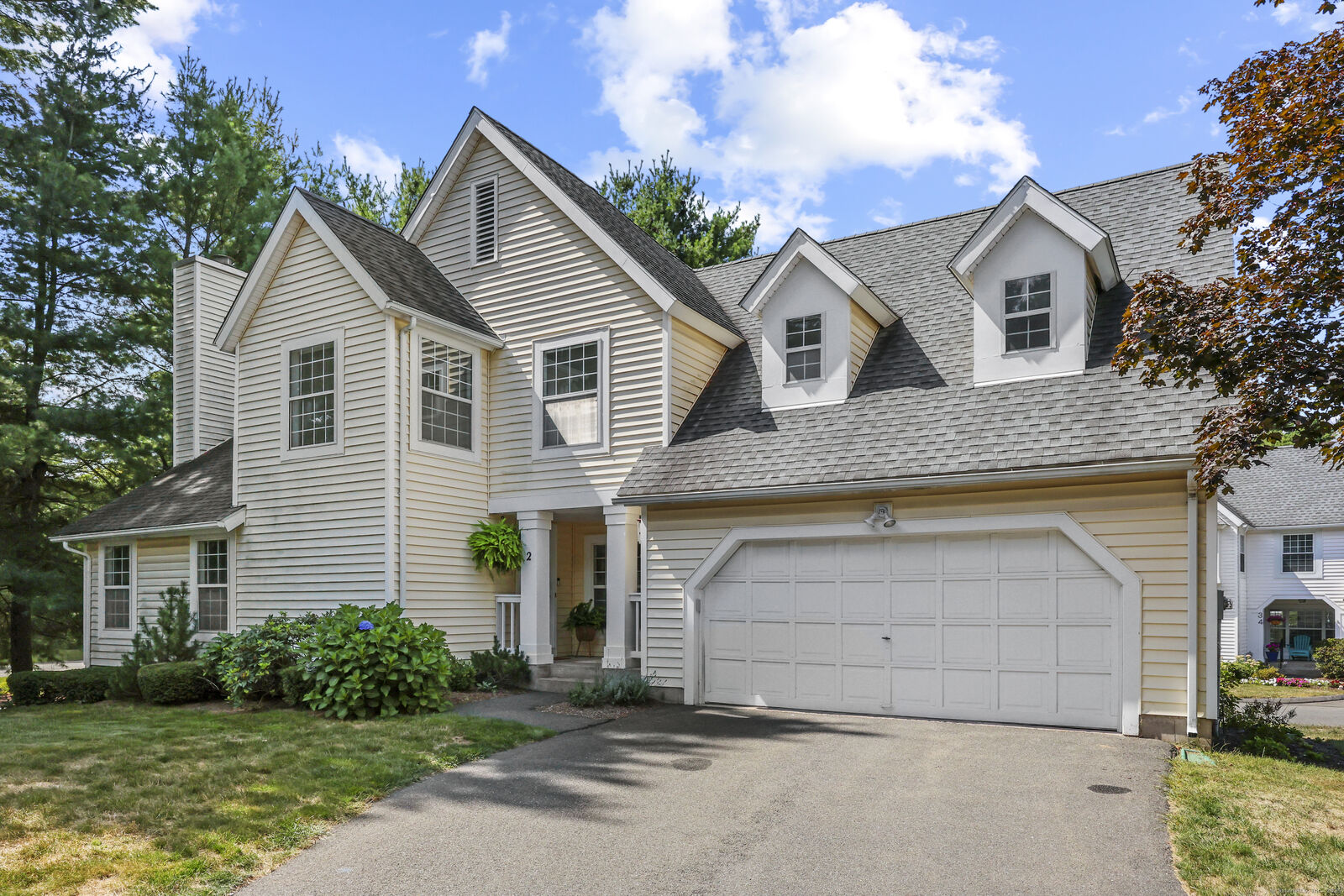 Property Photo:  2 Southbridge Court 2  CT 06070 