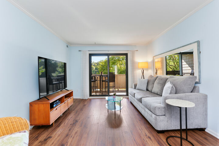 Property Photo:  80 Rowayton Woods Drive 80  CT 06854 