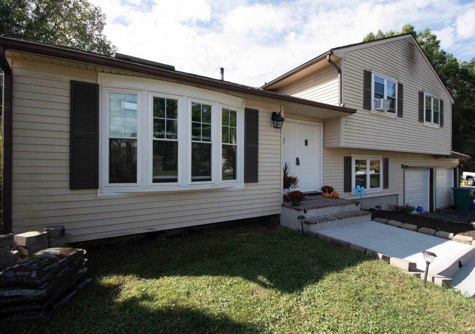 Property Photo:  13 White Birch Circle  CT 06002 