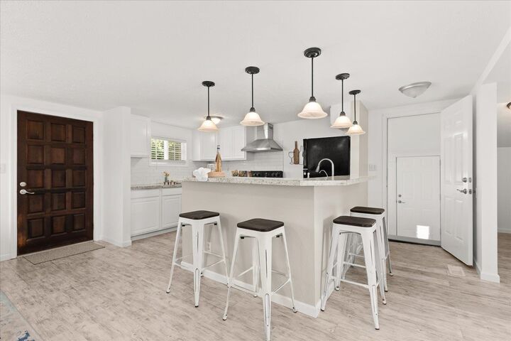 Property Photo:  1648 E Crown Ave  WA 99207 