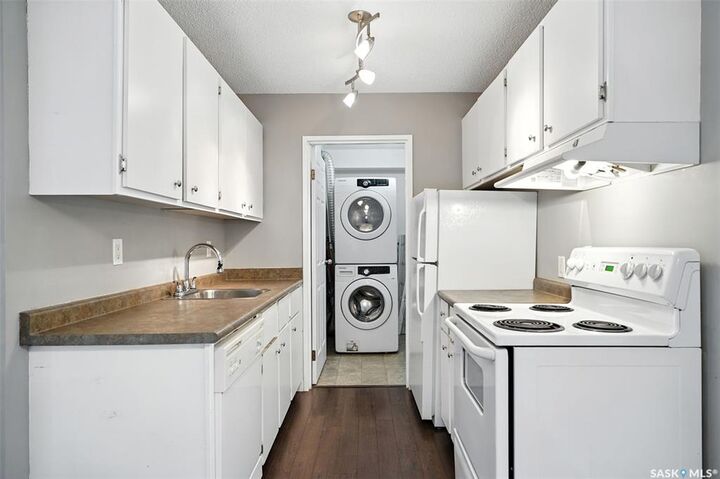 Property Photo: 802C Kingsmere Boulevard 106 SK S7J 4B7