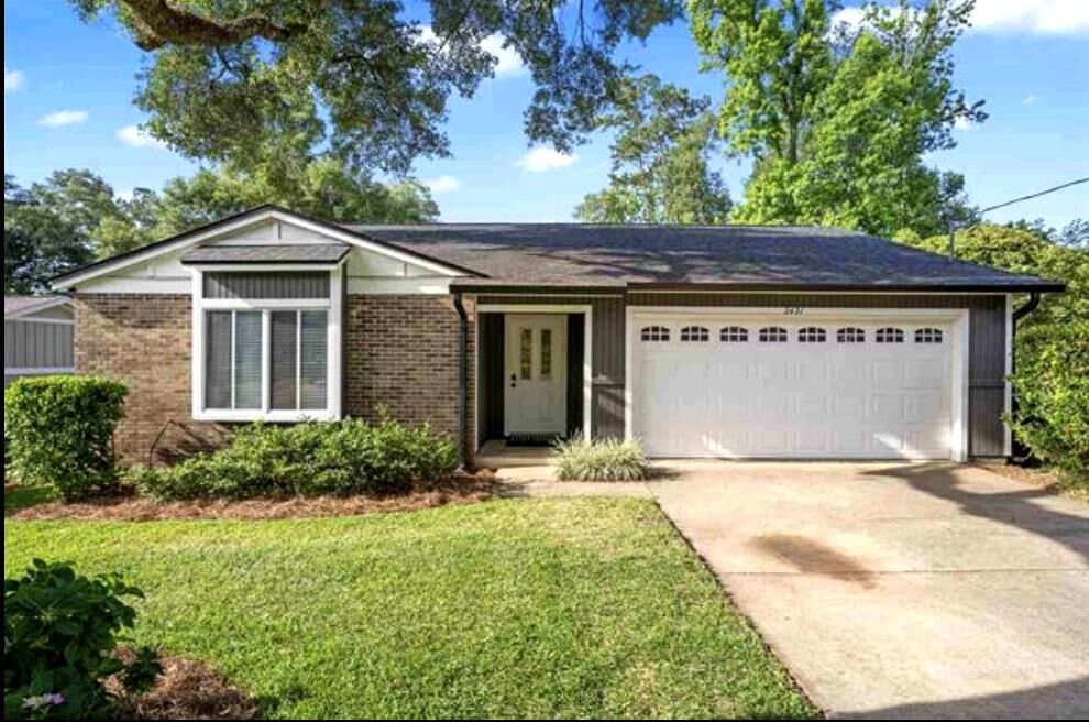 Property Photo:  2421 Wintergreen Road  FL 32308 