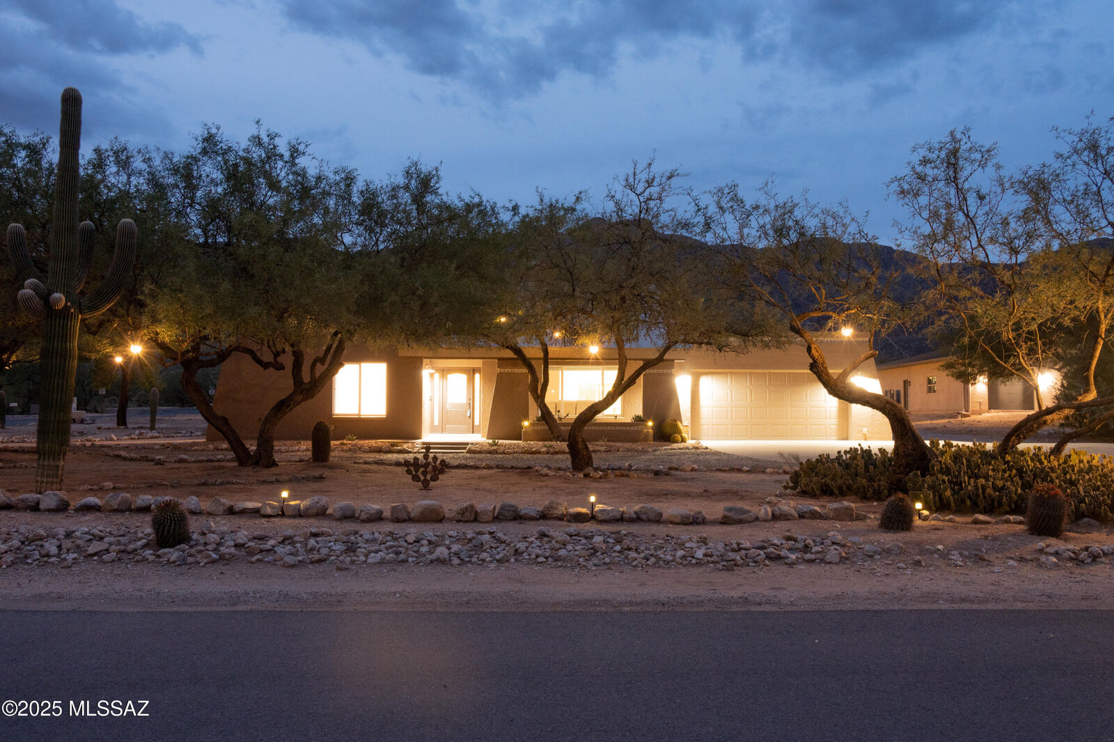 Property Photo:  11401 Placita Madre  AZ 85749 