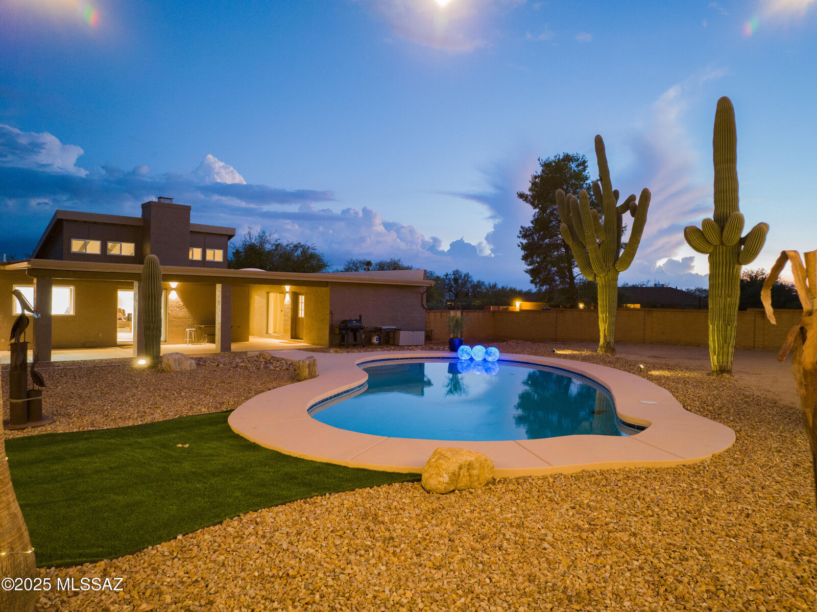 Property Photo: 11401 Placita Madre AZ 85749