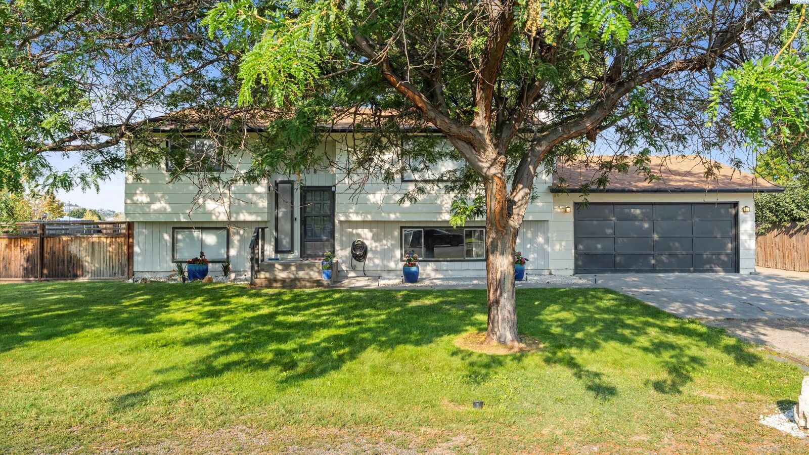 Property Photo: 2608 S Anderson Street WA 99337