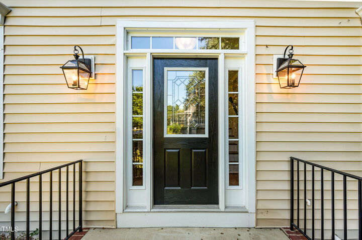 Property Photo:  214 Towne Ridge Lane  NC 27516 