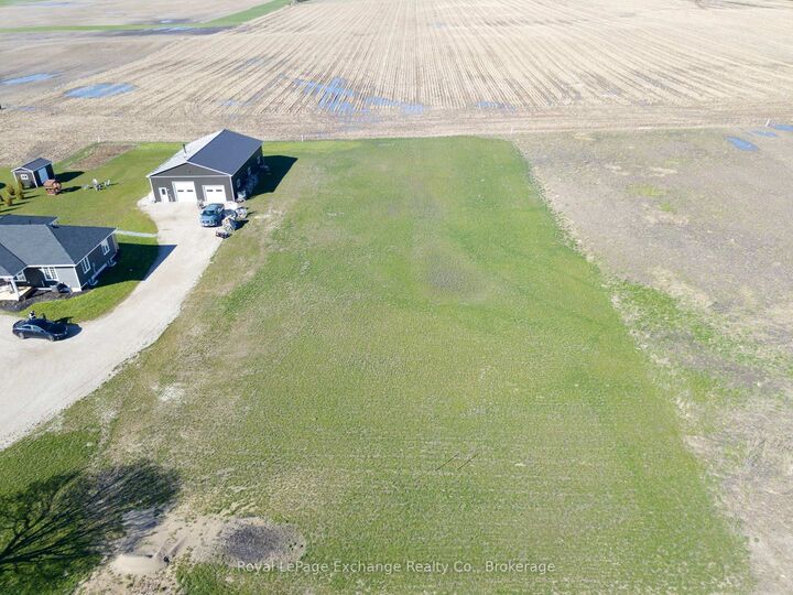 418 Hayes Lake Avenue  Huron-Kinloss ON N0G 2B0 photo