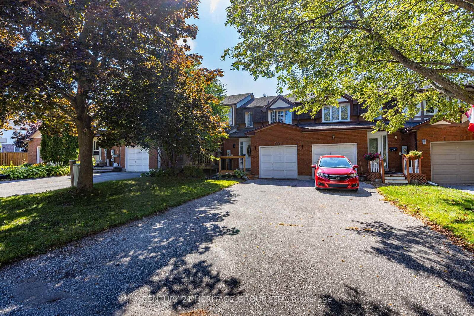 Property Photo: 884 Clancey Crescent ON L3Y 8H1
