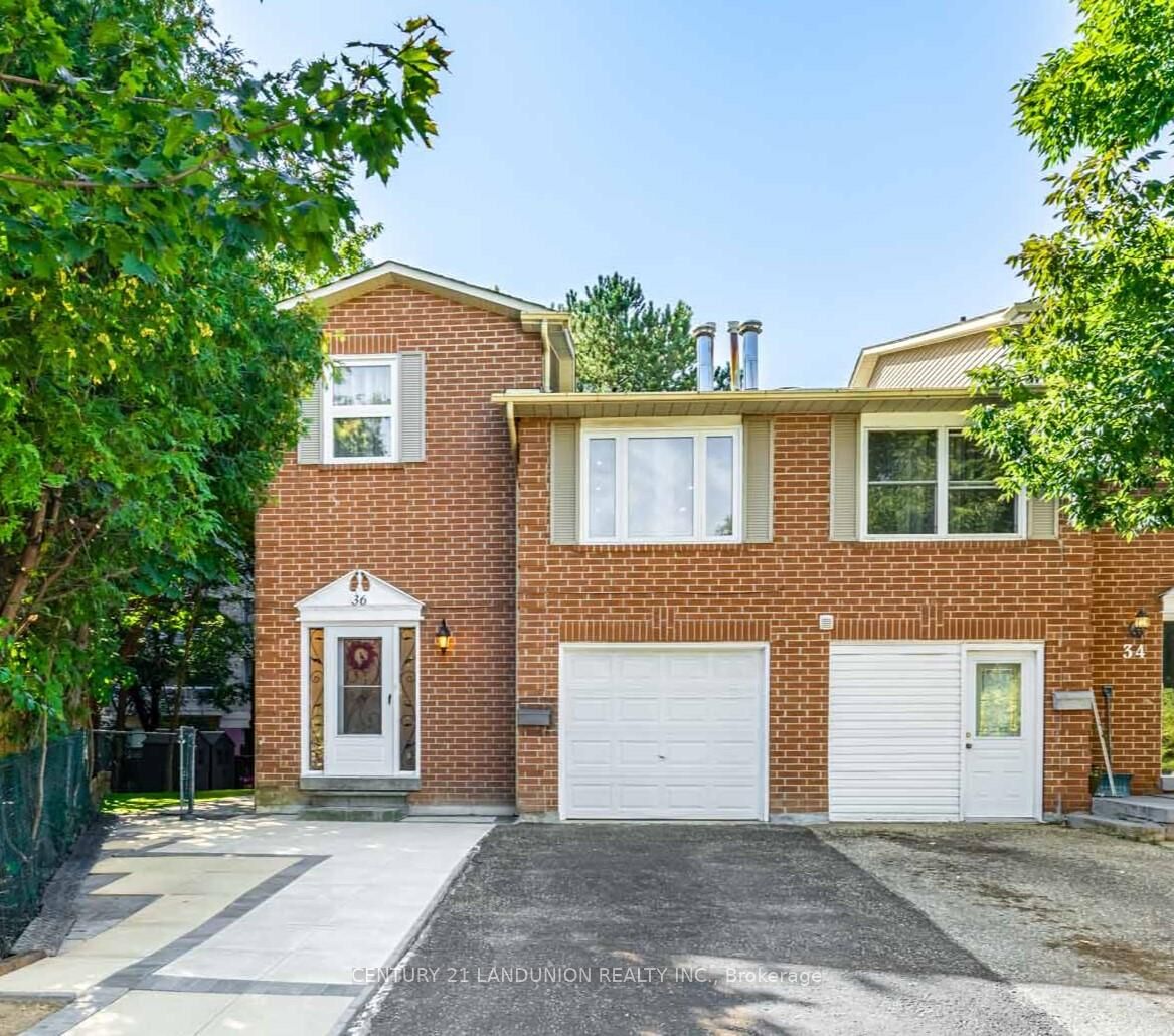Property Photo: 36 Levitt Court ON M2R 3P9
