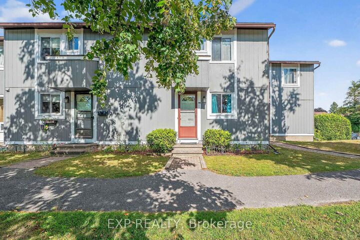 Photo de la propriété:  8 Sherway Drive 81  ON K2J 1N3 