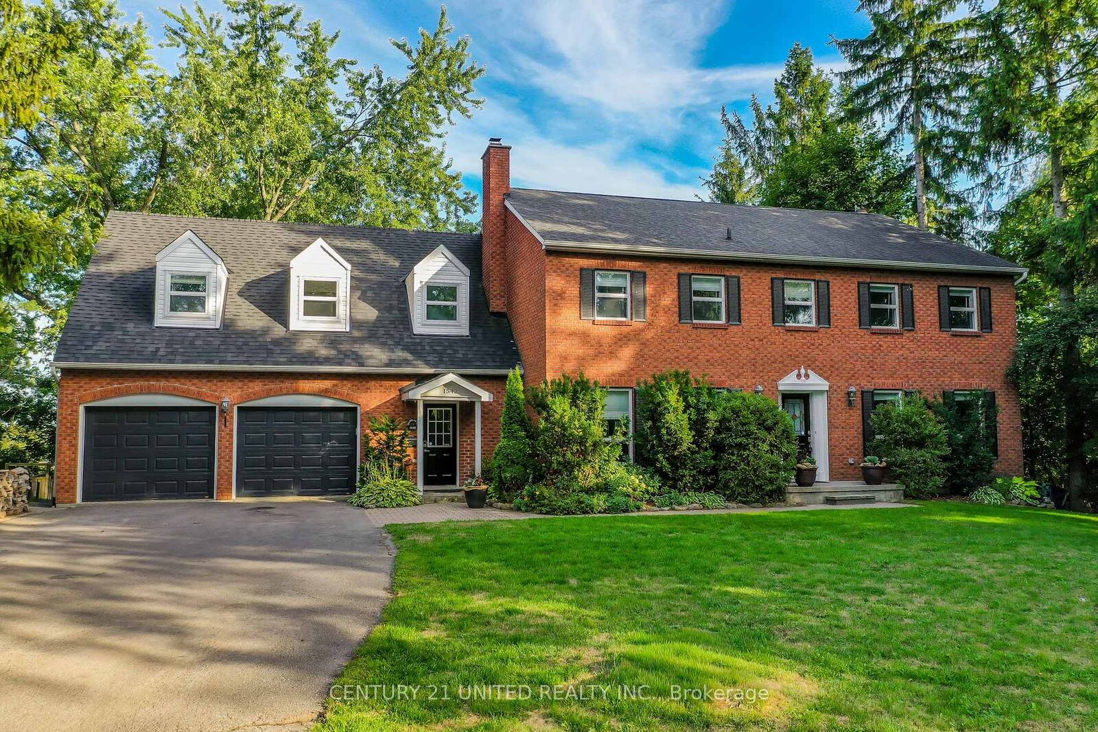 Property Photo: 1542 Champlain Drive ON K9L 1N6