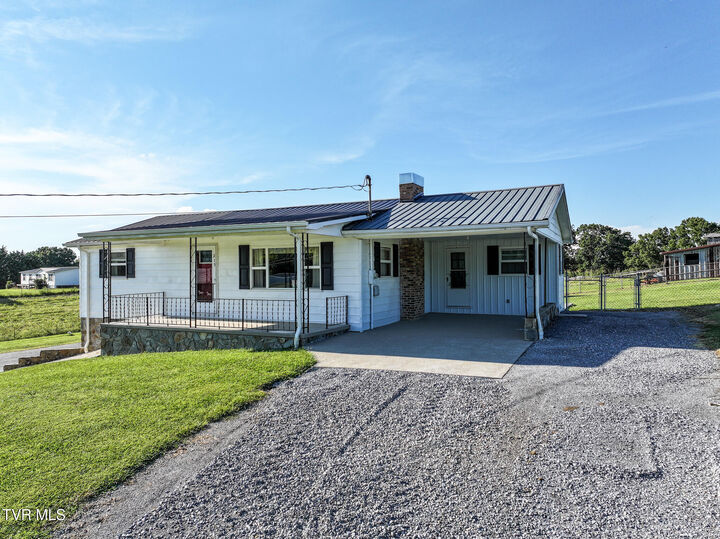 Property Photo: 215 White Sands Rd TN 37743