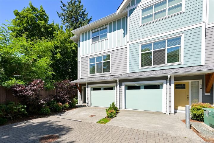 Property Photo:  1027 College St 13  BC V9L 2E8 