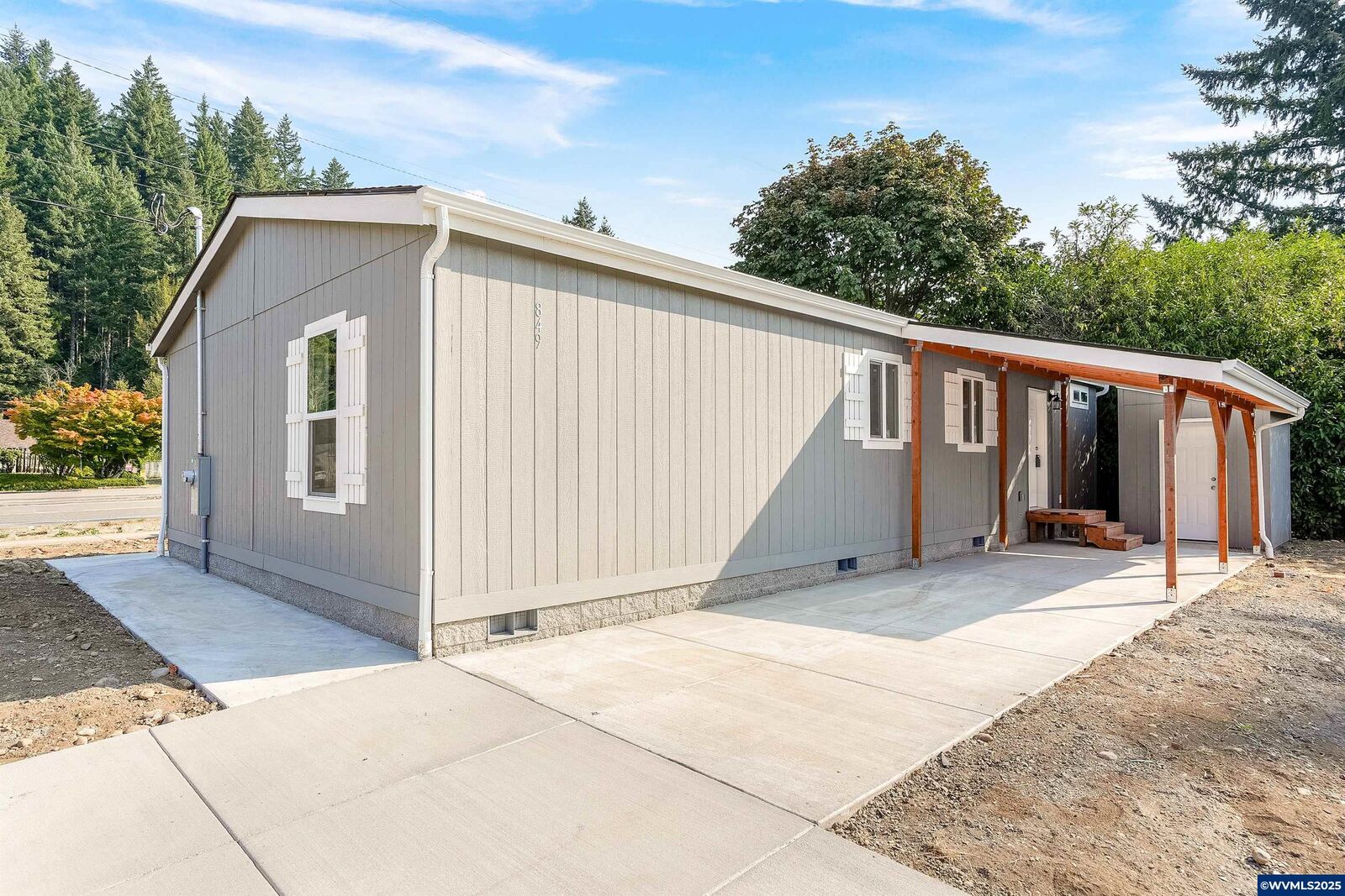 Property Photo:  849 NW Alder St  OR 97360 
