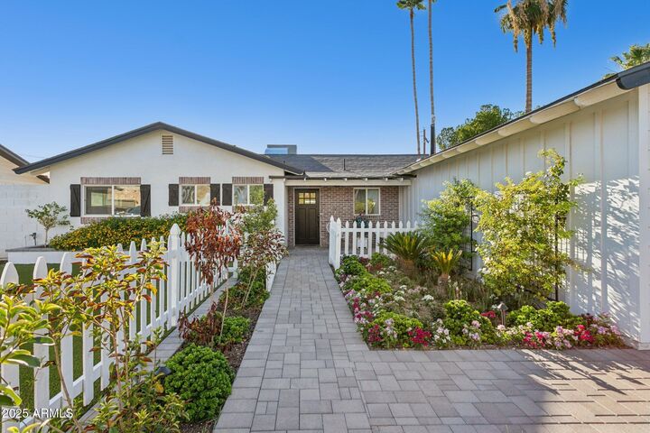 3014 N 53rd Place  Phoenix AZ 85018 photo