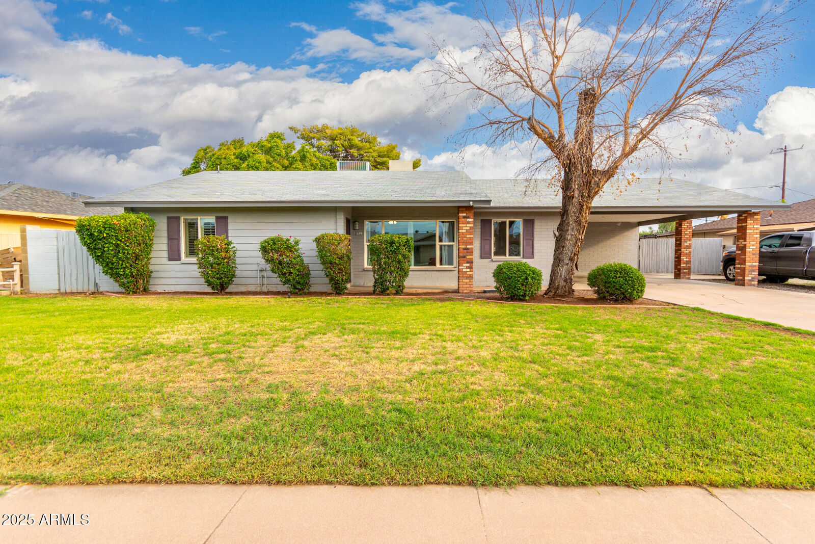 Property Photo: 2509 W Village Drive AZ 85023