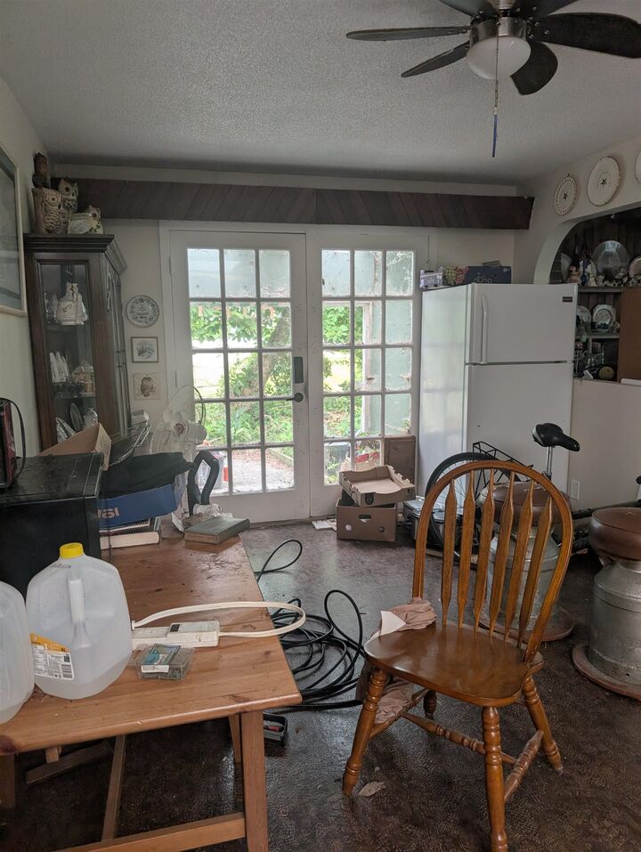Property Photo:  47714 Yale Road  BC V2P 7N2 