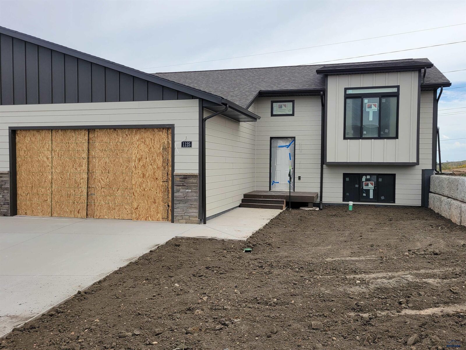 Property Photo:  1125 Pinnacle Ct  SD 57701 