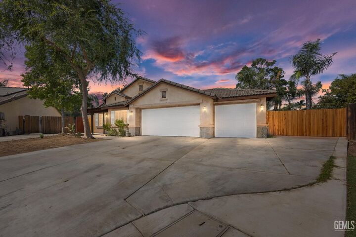 10718 Pinebrook Falls Drive  Bakersfield CA 93312 photo