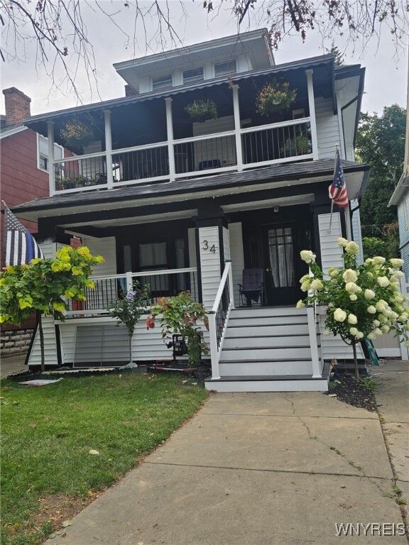 Property Photo: 34 Roanoke Parkway Upper NY 14210