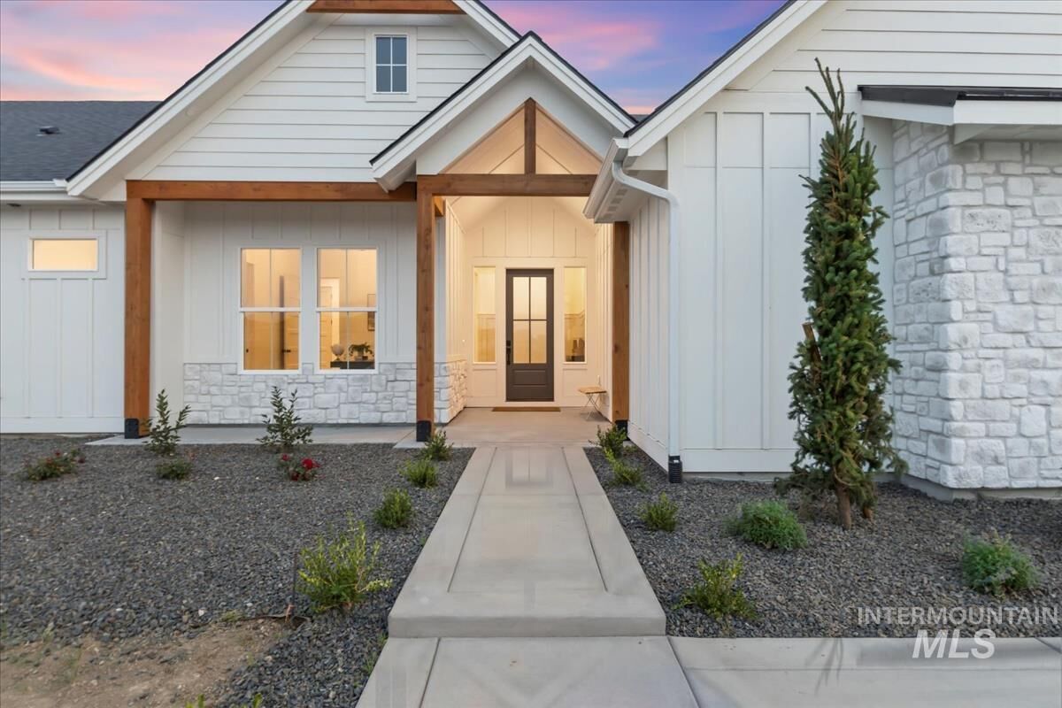 Property Photo: 9580 S Prairie Falcon Ave. ID 83686