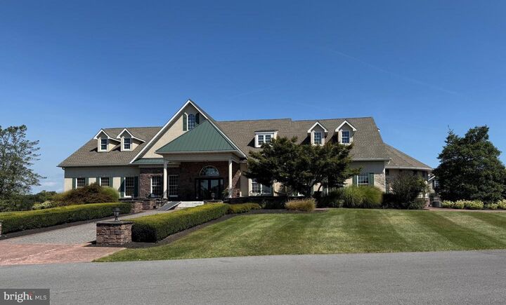 Property Photo:  8 N Chamberlain Court  PA 17325 