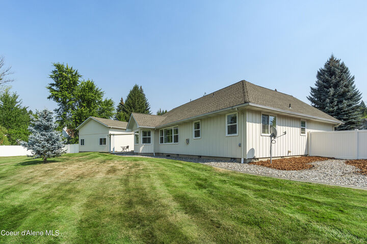 Property Photo:  11907 N Blue Jay Ct  ID 83835 