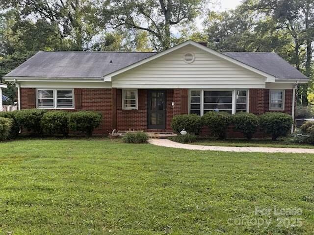 Property Photo:  4034 Leeds Drive  NC 28205 