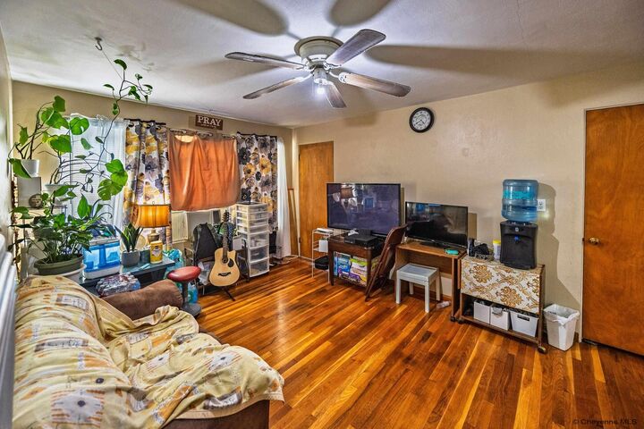 Property Photo: 1450 Johnston St WY 82201