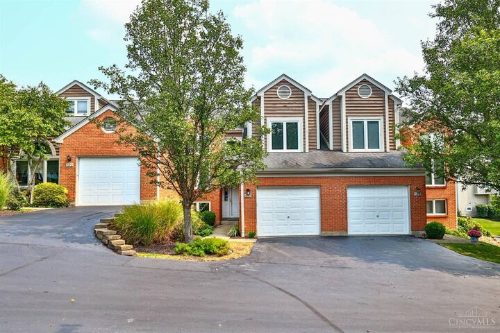 Property Photo:  690 Totten Way  OH 45226 