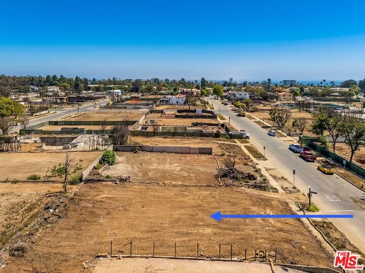 Property Photo: 790 Alma Real Dr CA 90272