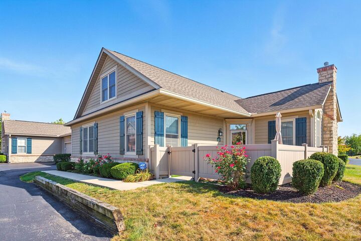Property Photo: 4121 Waterside Place OH 43123