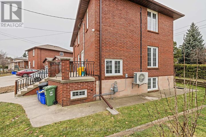 Property Photo:  107 Horning Drive  ON L9C 6L2 