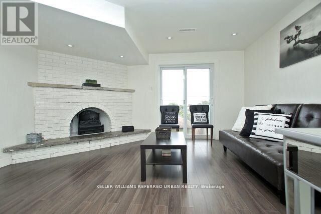 Property Photo:  1353 Davenport Road 1  ON M6H 2H5 