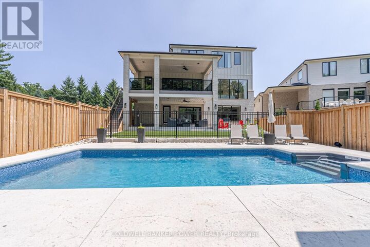 Property Photo:  720 Apricot Drive 14  ON N6K 0M5 
