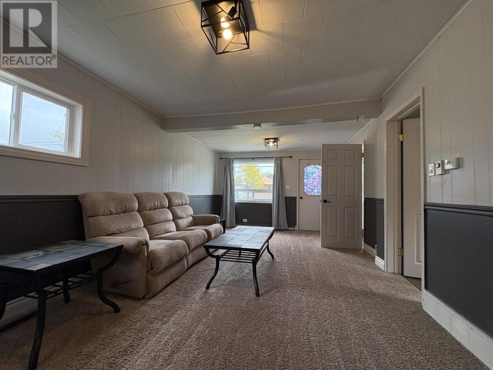 Property Photo:  905 McKenzie Ave N  ON P9A 2B5 